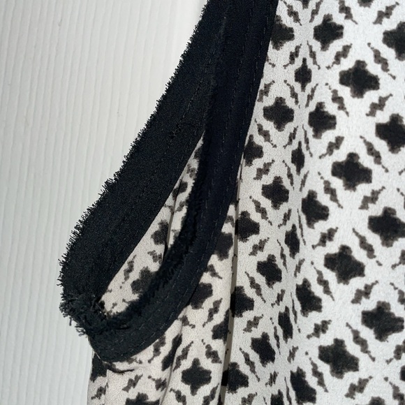 H&M Black and White Sleeveless Blouse - Picture 5 of 6